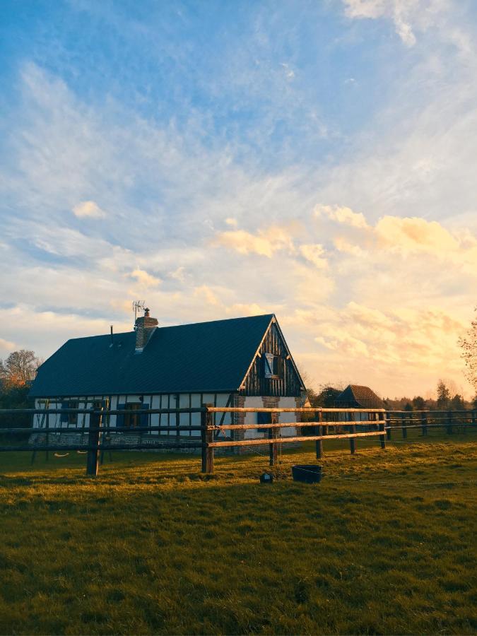 Gite Au Haras Des Arts Saint-Aubin-de-Bonneval Exterior photo
